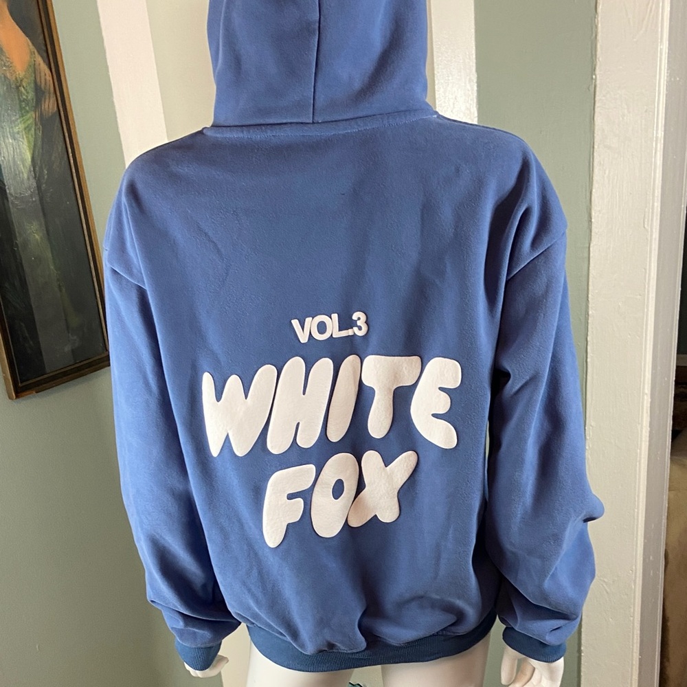 White Fox Boutique Ocean Blue Offstage Hoodie S/M sweatshirt - Picture 2 of 12